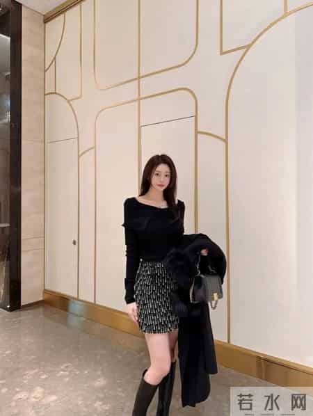 黑皮草、黑长靴、黑长直，搭配亮片裙，真的太绝了！