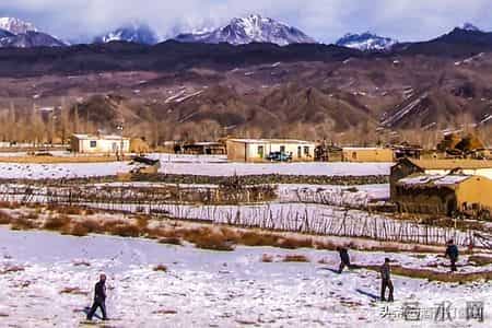 兵团岁月:那年春节,我和老婆在地窝子里贴春联