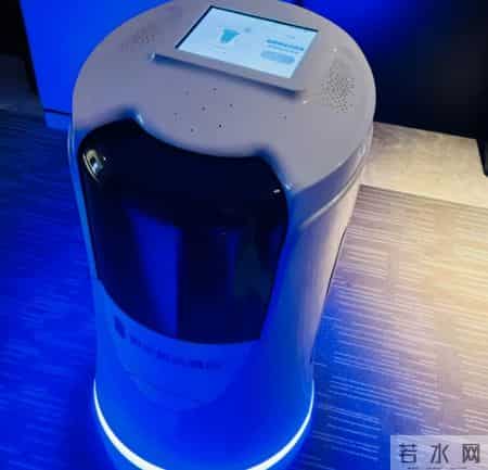 堂姐一家移民美国，回国探亲时想炫富，刚下飞机感叹：这是中国？