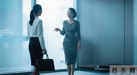 公司当众开除我,拎包离开时撞见董事长夫人,她见我惊呼-怎么是你