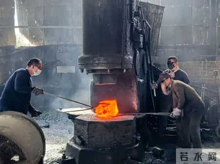 德日急眼了：垄断半个世纪的市场，没想到被山西4万铁匠给干翻了