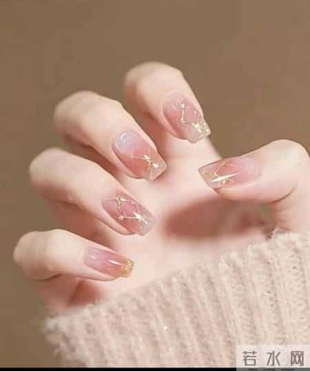 美甲的第一批受害者出现了！指尖的美，竟成了健康的坑