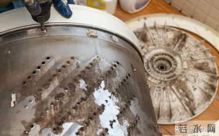 洗衣液不能直接倒洗衣机里？多亏老师傅提醒，原来我一直做错了