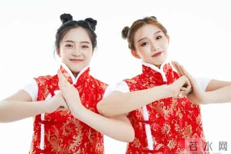 除夕夜别再发“新年快乐”了！这几句高级文案，发出去直接赢麻了