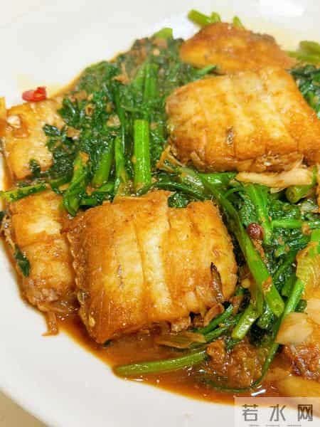 明日立春，中老年别心疼钱，多吃这4样绿色蔬菜，润肠增免疫！