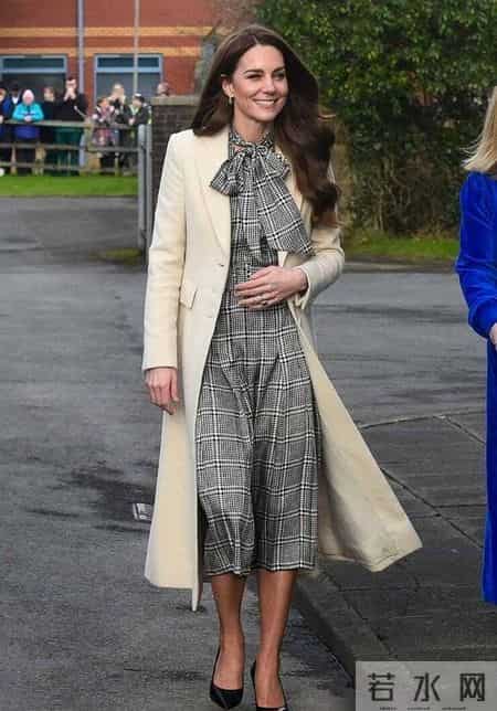 凯特王妃回归后穿搭太赞了！精致高贵又气质，不愧是全民爱戴的人