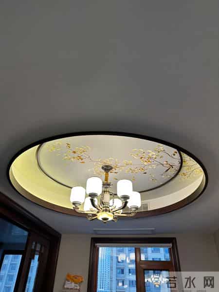 邻居说，你家一看就是有钱人的装修，可能是中式装修显贵吧