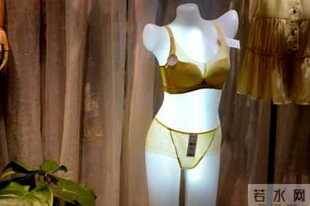 欧美的奢侈品牌慌了！维多利亚的秘密被广东汕头做成了白菜价