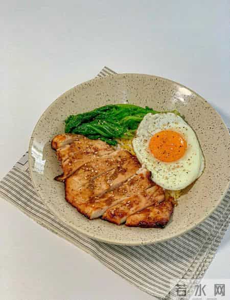 瘦得人都有这样的饮食习惯：早吃碳水，午吃蛋白质，晚吃膳食纤维