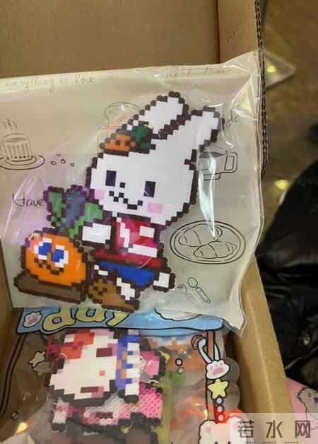 “一拼就是 4 小时，染上拼豆真是没救了！”小小拼豆为什么这么火