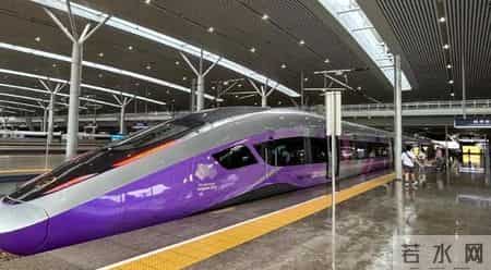 堂姐一家移民美国，回国探亲时想炫富，刚下飞机感叹：这是中国？