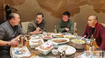 陵东街有一家特色鱼馆，一吃一个不吱声