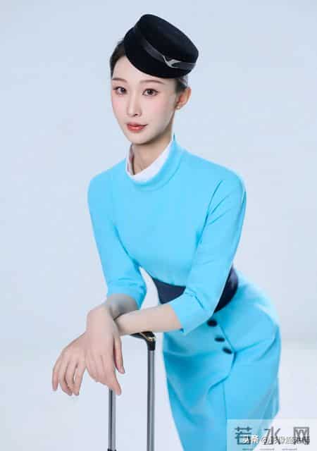 厦航空姐制服细节七分袖+宽腰带,勾勒完美身形,大方又好看