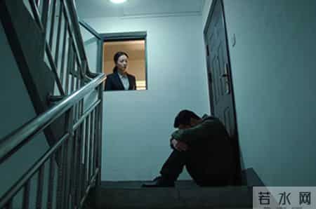 小姑子在群里通知：今年春节还去哥嫂家，一共十五口人，我秒回：真不巧，房子上周卖了，我和你哥回我妈那过年