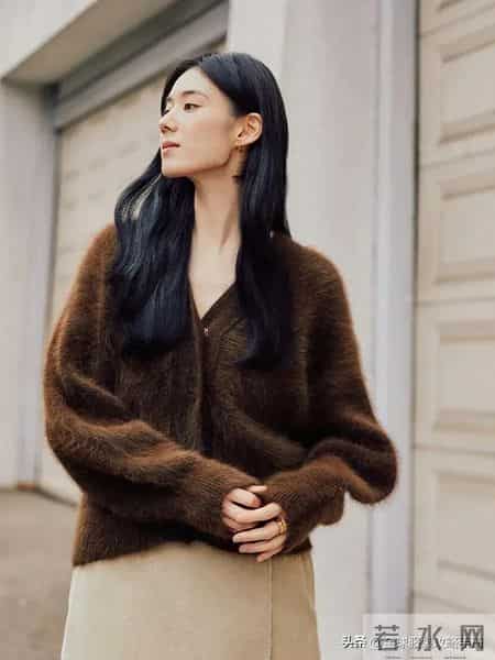 毛衣+裙子，早春最美搭配！