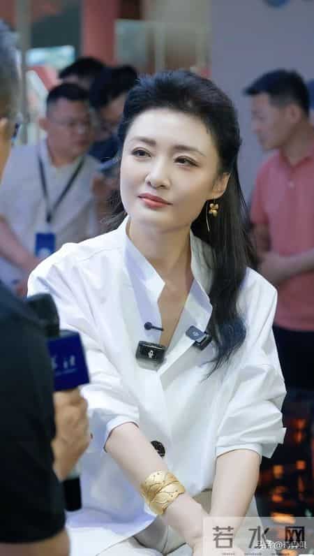 周涛妈妈，这种美一眼万年，谁懂啊！