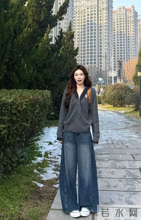 灰色开衫+阔腿牛仔裤 早春松弛感