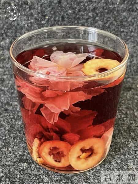 春天一定要养肝！多喝4种，坚持一个月，睡得香，皮肤透亮有光泽