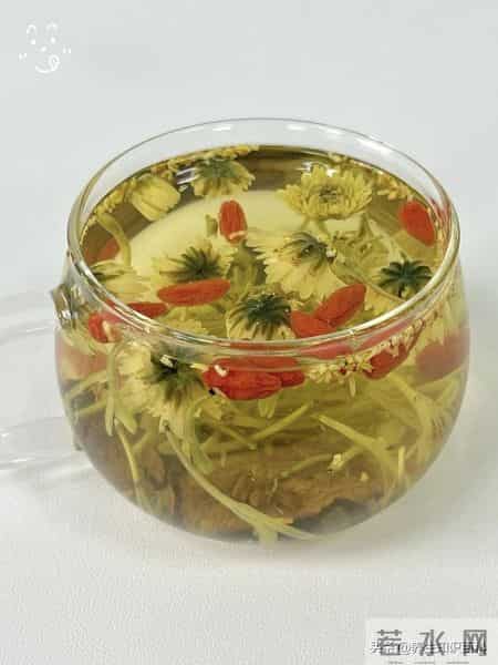 春天一定要养肝！多喝4种，坚持一个月，睡得香，皮肤透亮有光泽