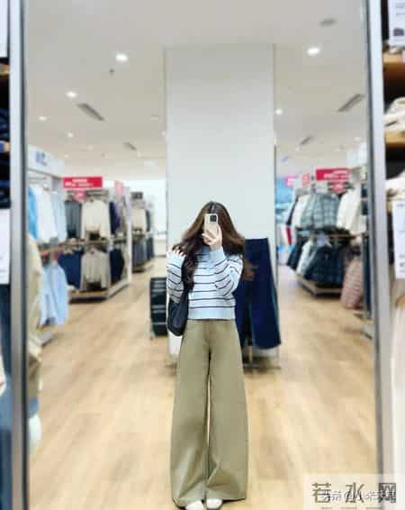 优衣库这条“神仙阔腿裤”！早春搭条纹衫直接穿出miu系千金感