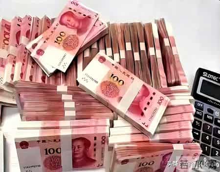 终于有人讲明白了:当普通人存款到20–50万!危险的不是没钱