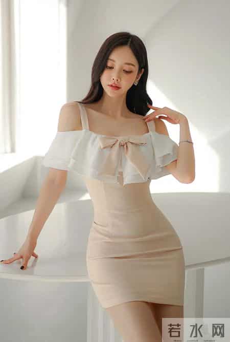 身裸杏色连衣裙｜把“甜欲氛围感”揉得刚好