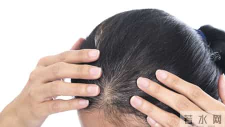 上海一女子用“硫磺皂”洗头，坚持半年后，出现了这4个变化