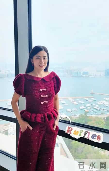 甘比手艺真不错，自己钩露背连体裤准备过年，惊艳大气比高定好看