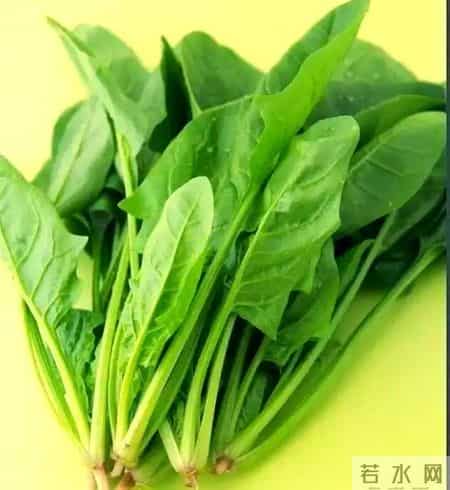 老得慢的女人，都爱吃这三种食物，皮肤白嫩似桃花，60岁也不显老