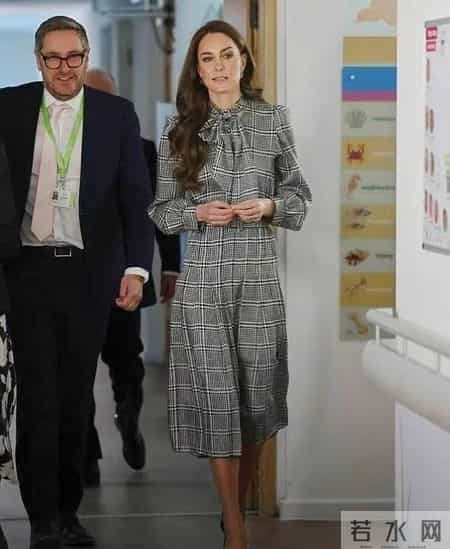 凯特王妃回归后穿搭太赞了！精致高贵又气质，不愧是全民爱戴的人