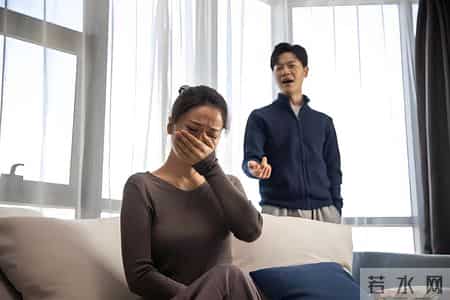 如果家里男人看起来很平和，女人很暴躁，真相往往是：女人被亏待