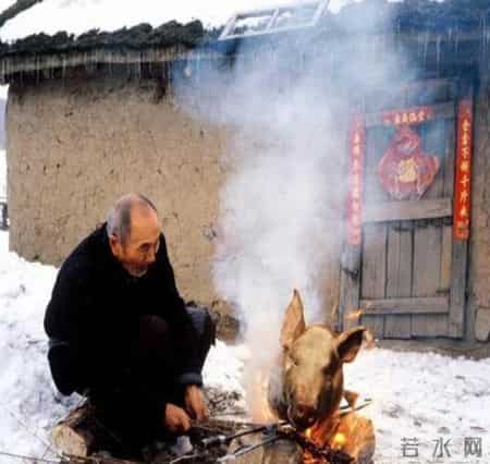 小叔身份不一般，父亲从来不说，母亲被人欺负后，小叔才赶来露面