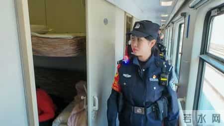 00后新警小孟的“春运备战记”
