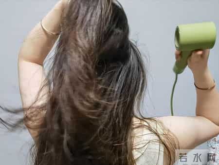 上海一女子用“硫磺皂”洗头，坚持半年后，出现了这4个变化