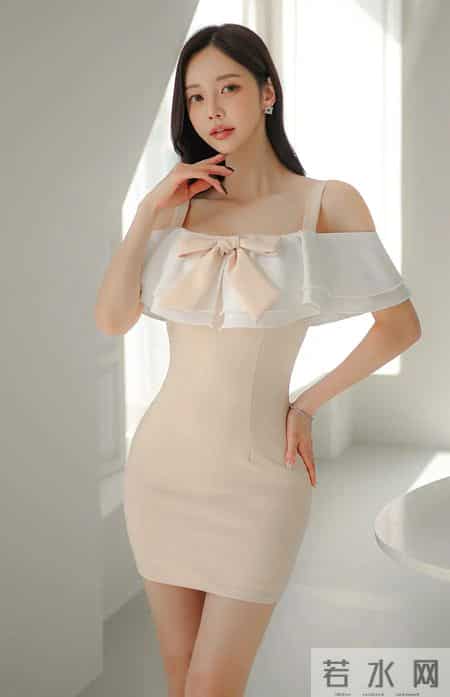 身裸杏色连衣裙｜把“甜欲氛围感”揉得刚好