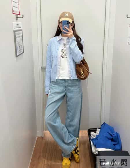 优衣库这件浅蓝开衫，叠穿3层都显白到发光！