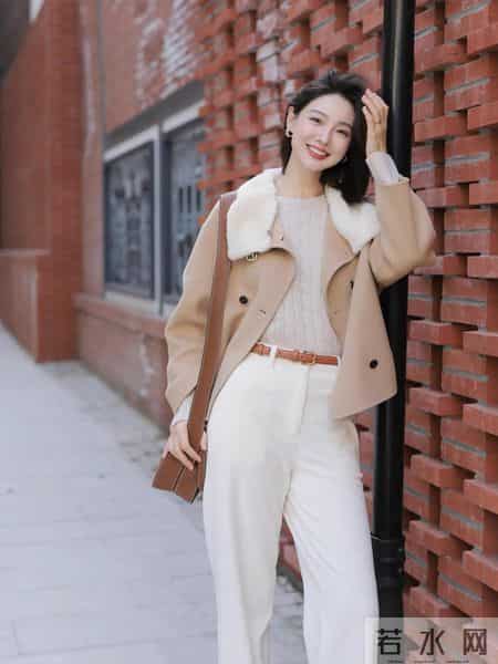 初春“裤子”这么穿会更好看！搭配这几件上衣就够，简约时髦