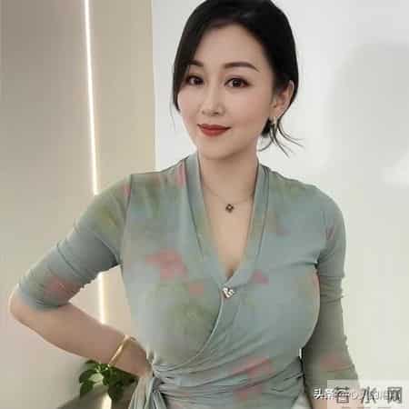 接吻的时候，中年女人有以下信号，不是喜欢你，是爱你如命了