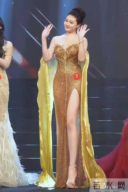 全球中华小姐香港冠军！感受到珠圆玉润的美了