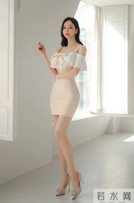 身裸杏色连衣裙｜把“甜欲氛围感”揉得刚好