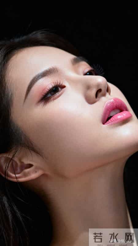 粉红唇妆太勾人，这才是原生美貌天花板