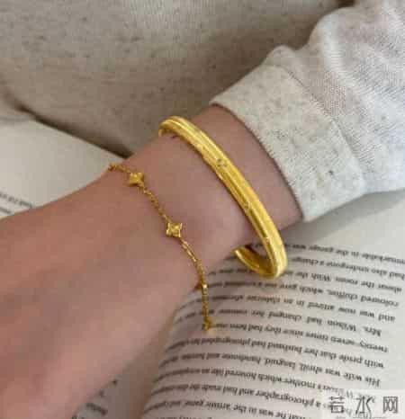 邻居阿姨的金镯子，竟然比我房子还值钱