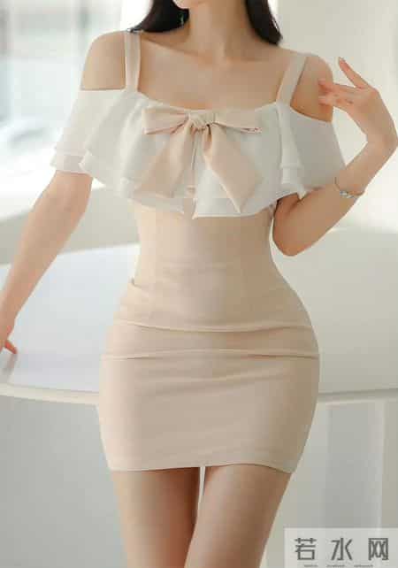 身裸杏色连衣裙｜把“甜欲氛围感”揉得刚好