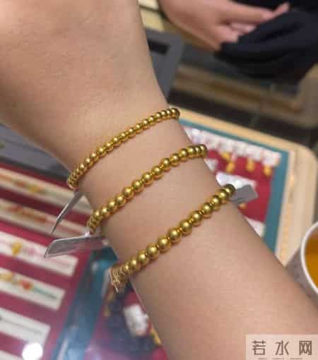金店试戴小金珠，随手一串竟成了年度本命配饰