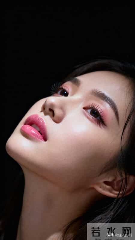 粉红唇妆太勾人，这才是原生美貌天花板