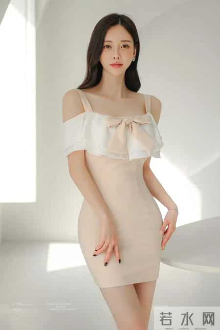 身裸杏色连衣裙｜把“甜欲氛围感”揉得刚好