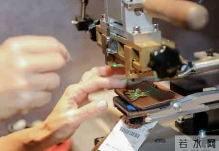 上海南京东路ZARA旗舰店焕新 “马年律动”点亮2400㎡时尚地标