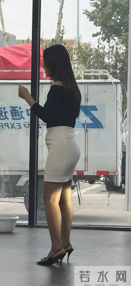 黑白配永远的神!这样穿通勤,同事都问我是不是偷偷去进修了时尚课程