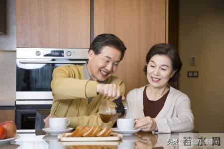 两性关系：为什么“男人怕前，女人怕后”？到底啥意思？谁懂啊！