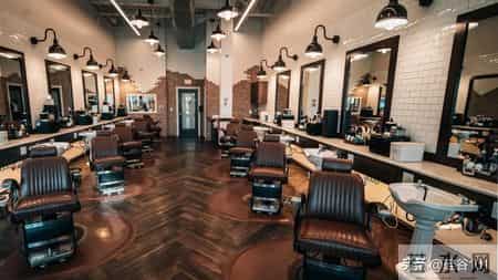 紧身裤消失，谁在定义时尚潮流？